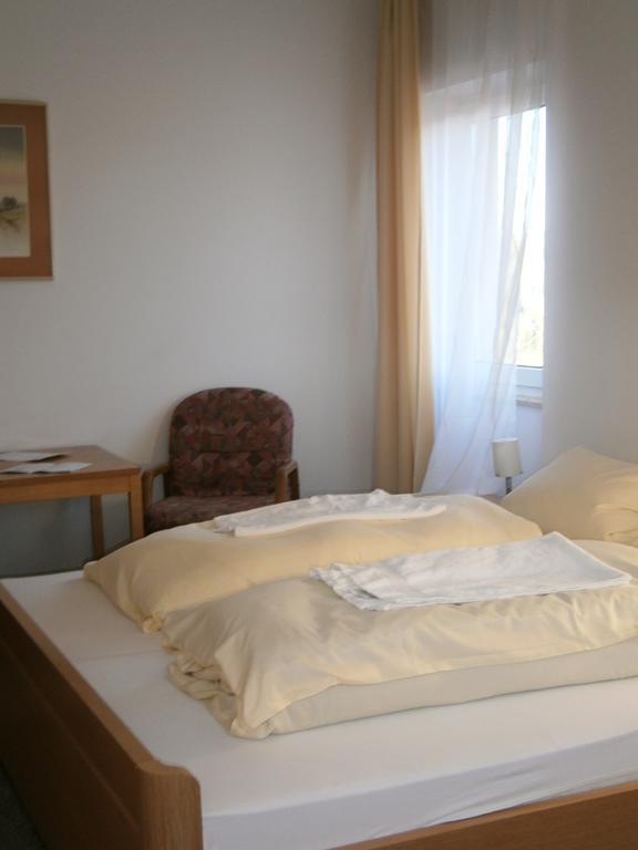 Hotel Strauss Waldbronn Habitación foto
