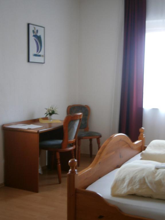 Hotel Strauss Waldbronn Habitación foto