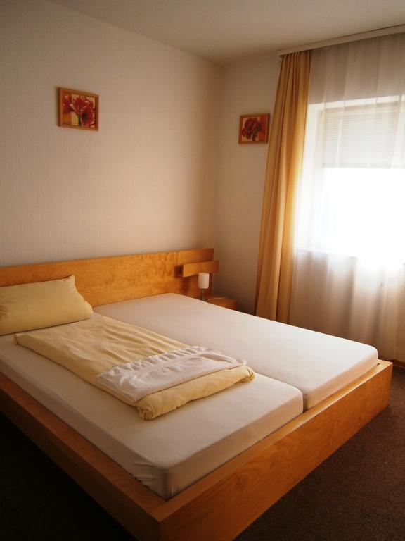 Hotel Strauss Waldbronn Habitación foto