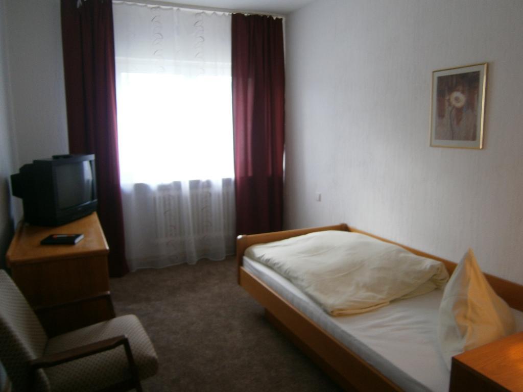 Hotel Strauss Waldbronn Habitación foto