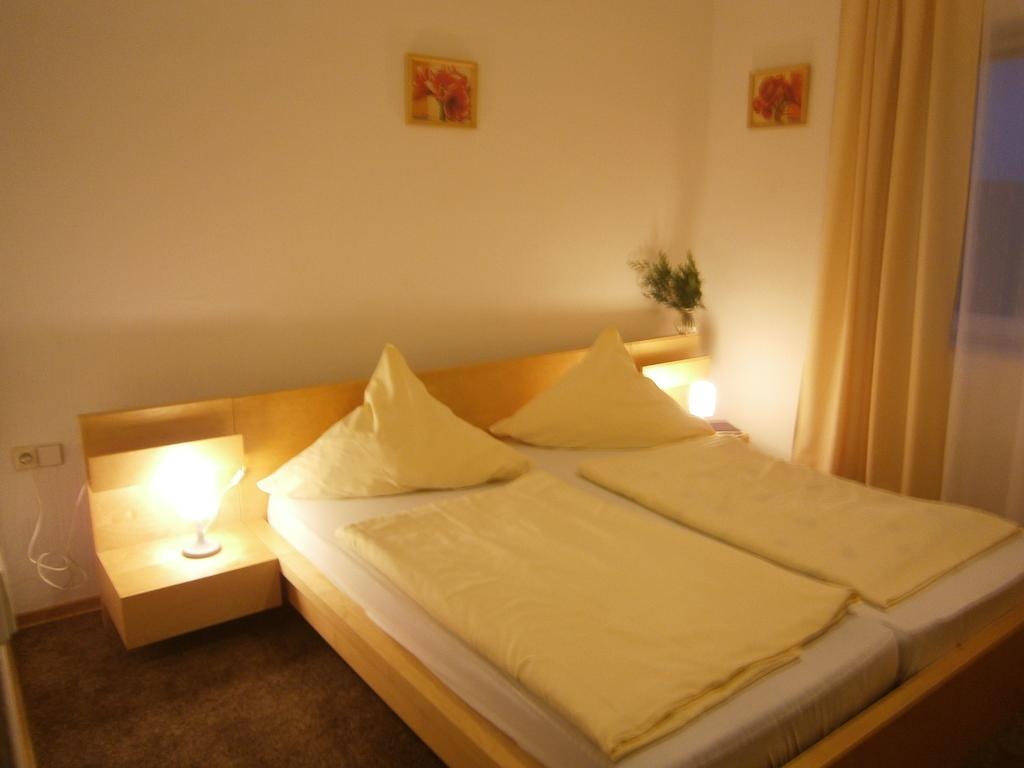 Hotel Strauss Waldbronn Habitación foto